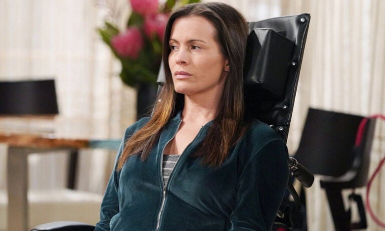 chelsea in chair young and restless