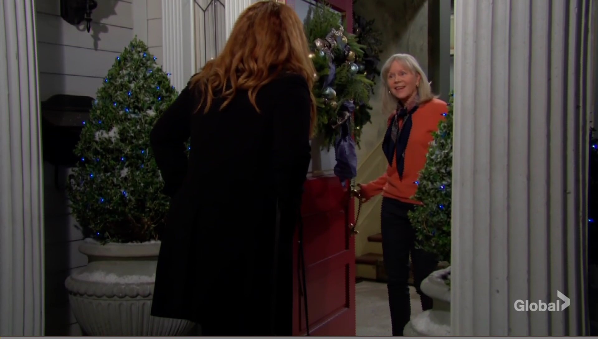 nanny louise opens door mariah young and restless