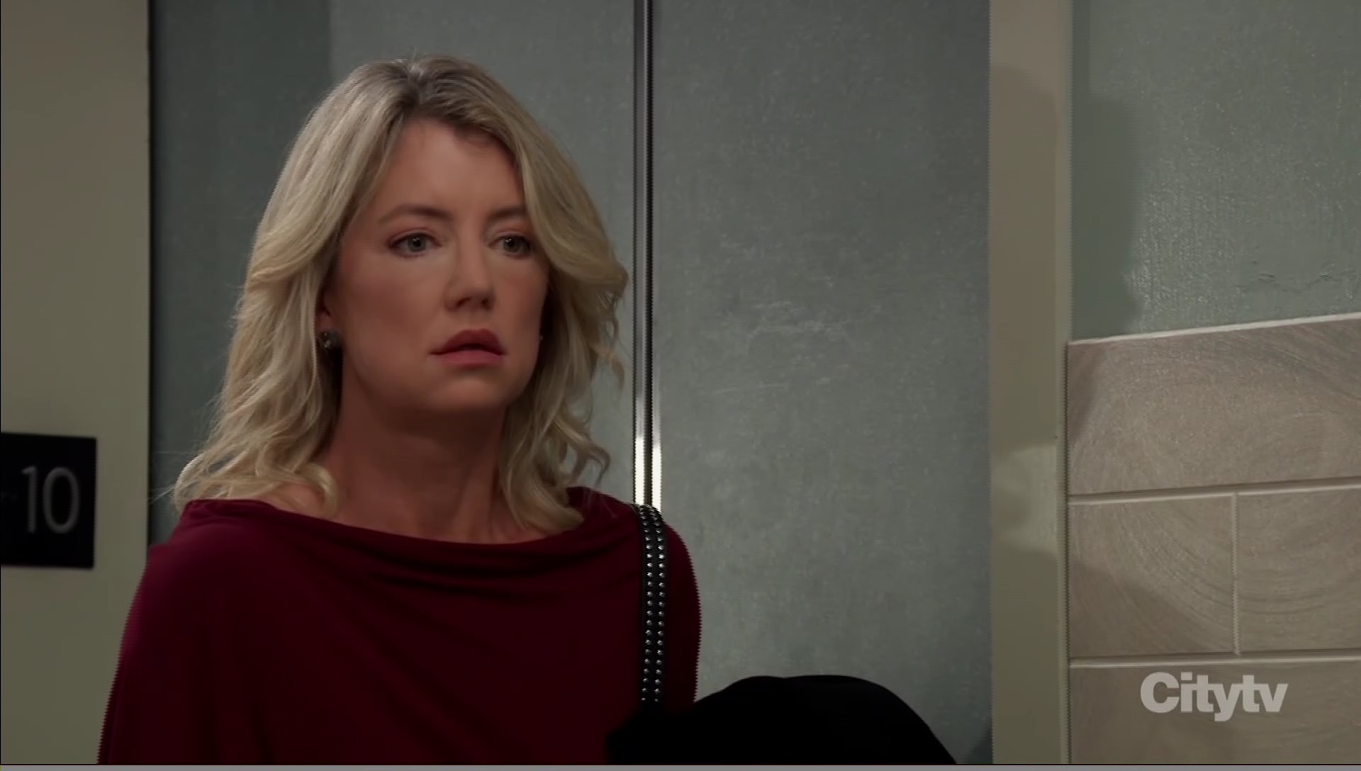 nina stunned peter shows up general hospital soapsspoilers abc