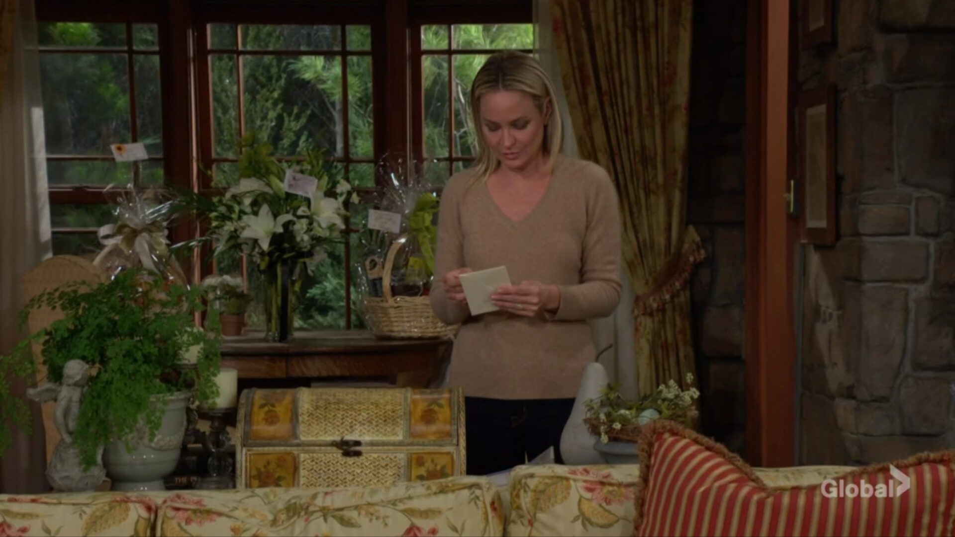 sharon reads note from rey young and the restless cbs soapsspoilers