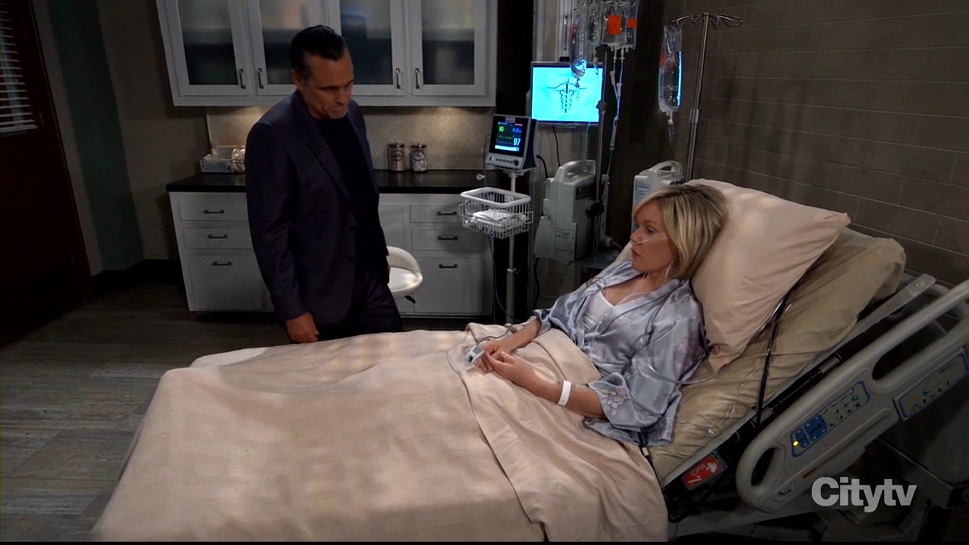 sonny and ava discuss who stabbed her GH