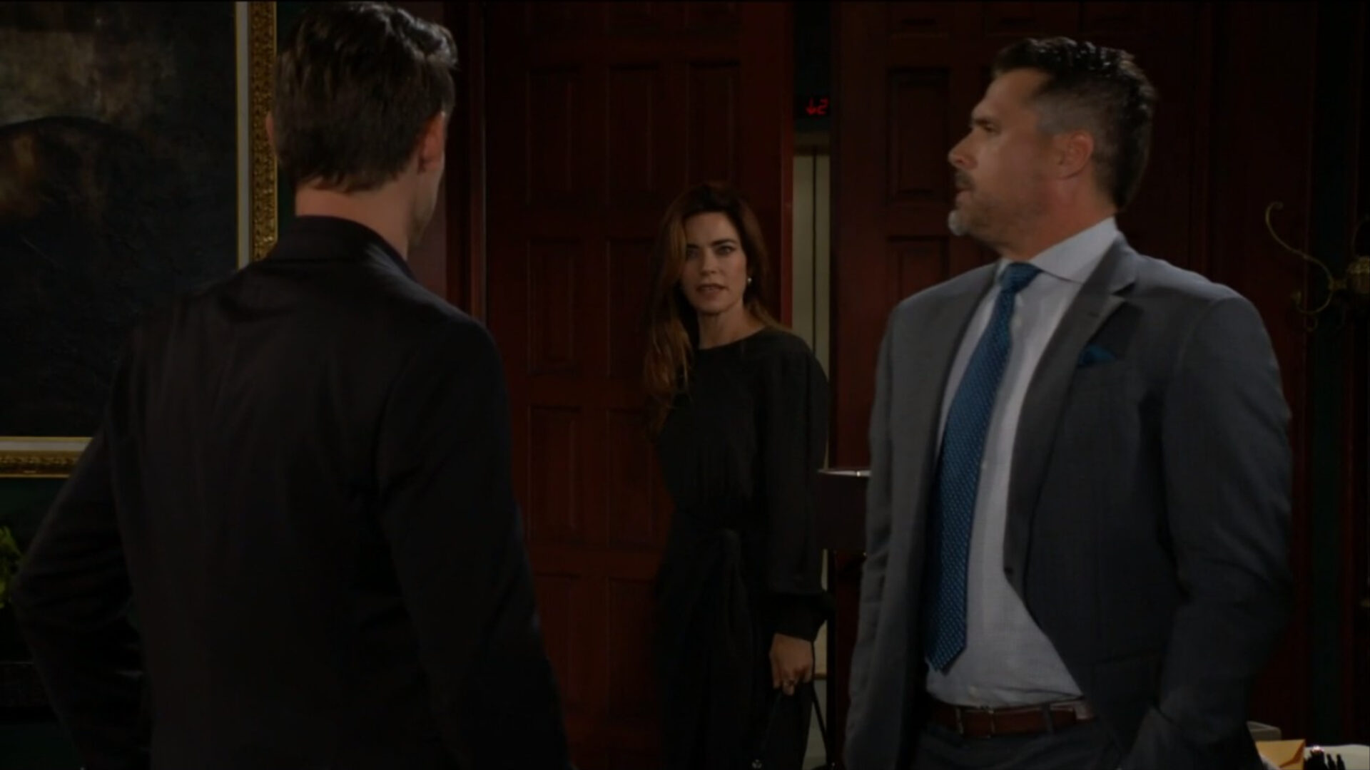 vicky walks in on fight Y&R