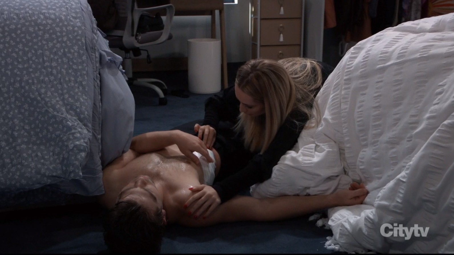 dex passes out after gunshot wound general hospital soapsspoilers