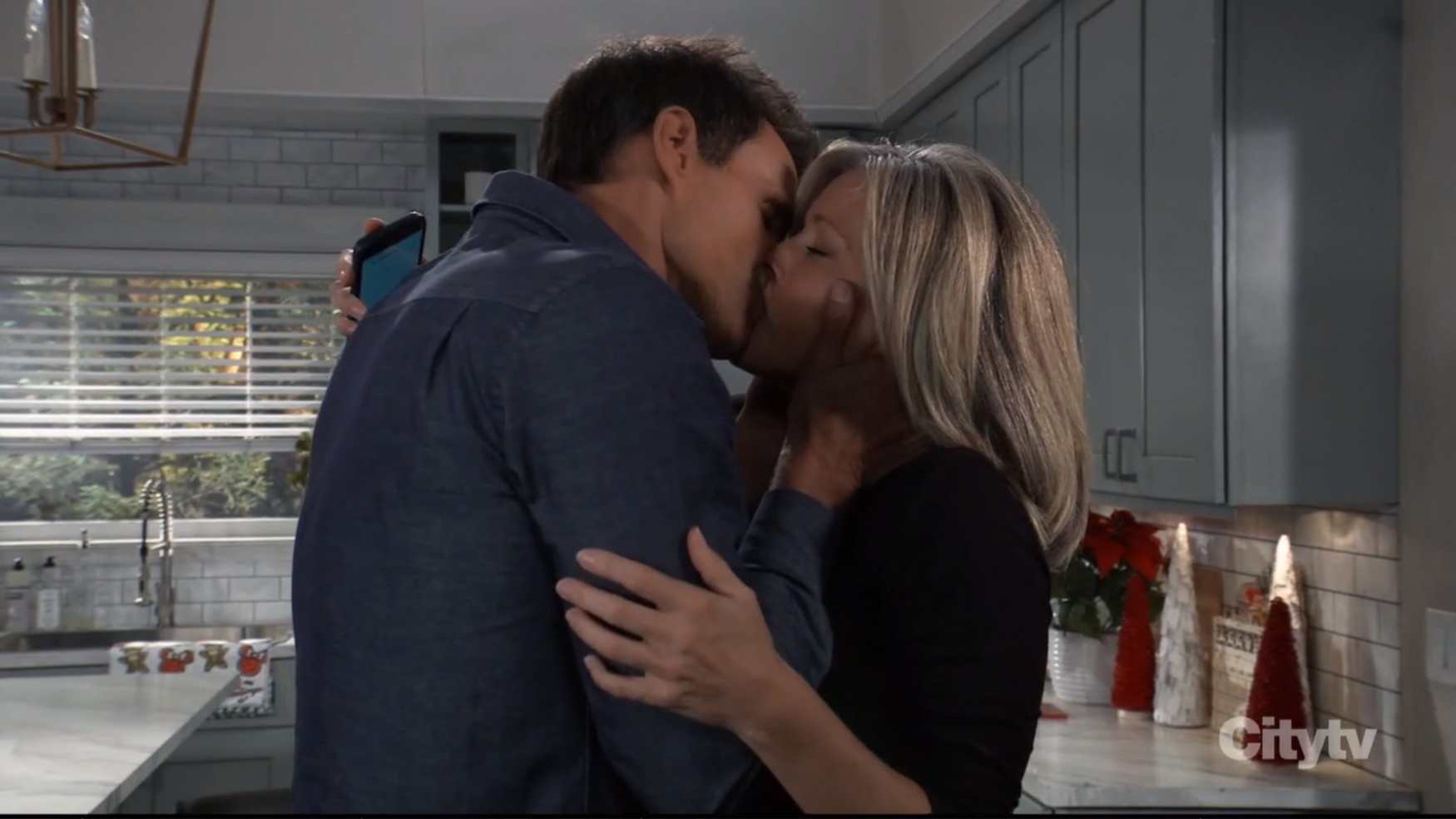 drew kissing carly at home GH recaps soapsspoilers