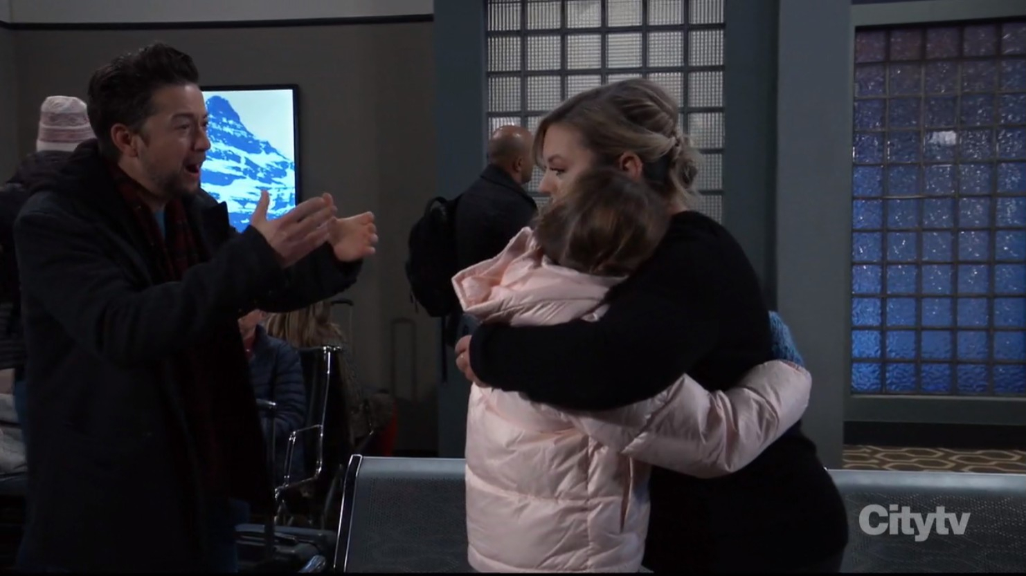 spin and georgie meet maxie at airport GH recap SoapsSpoilers