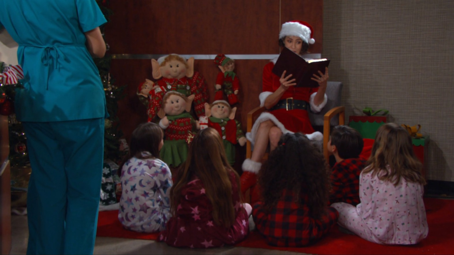 sarah reads the christmas book Days recaps 