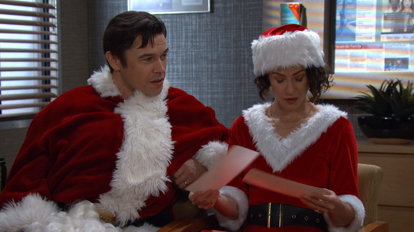 xander gives sarah gift christmas in hospital Days recap SoapsSpoilers