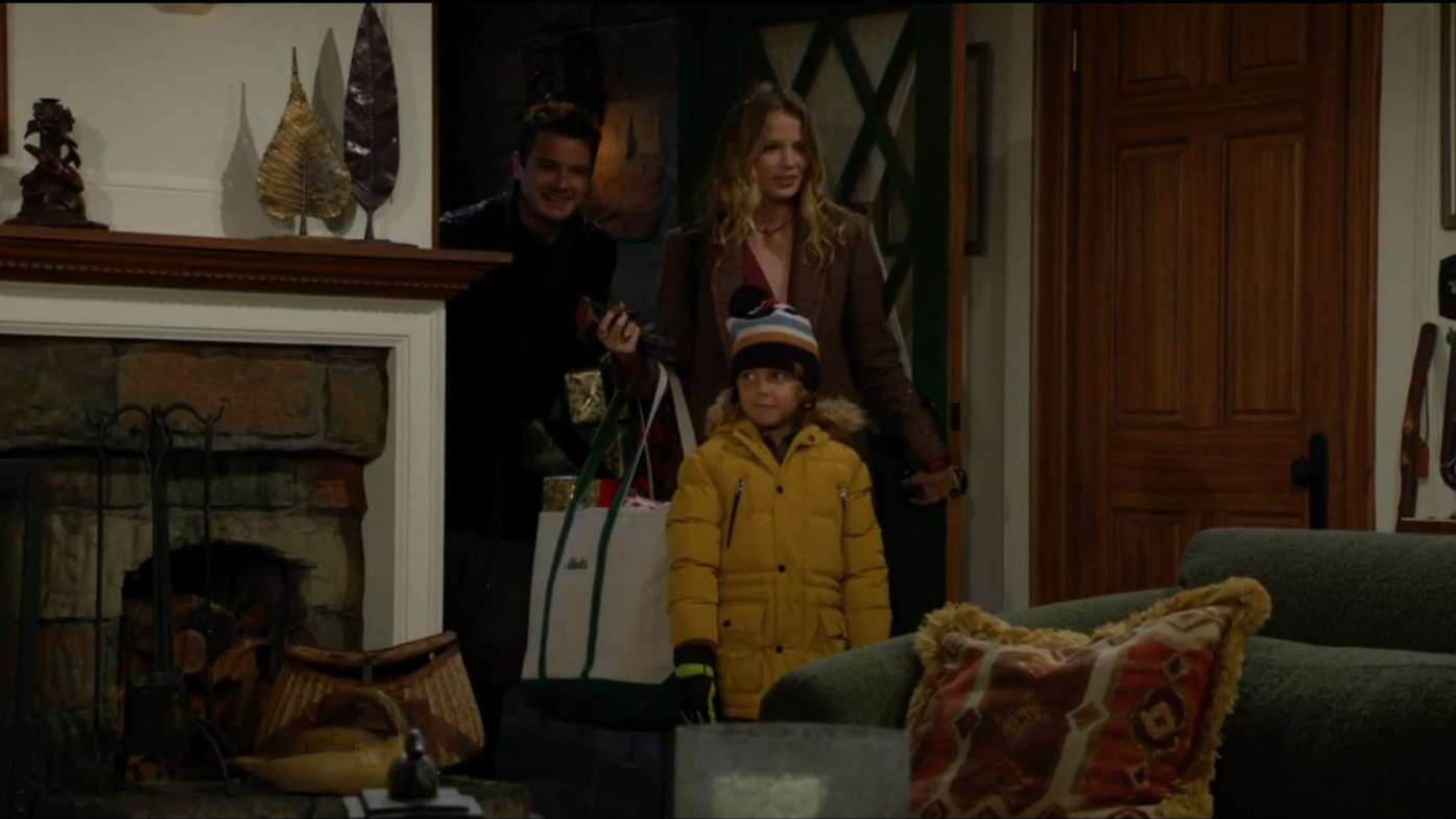 summer kyle and harrison at the abbott cabin at Christmas Y&R recaps SoapsSpoilers