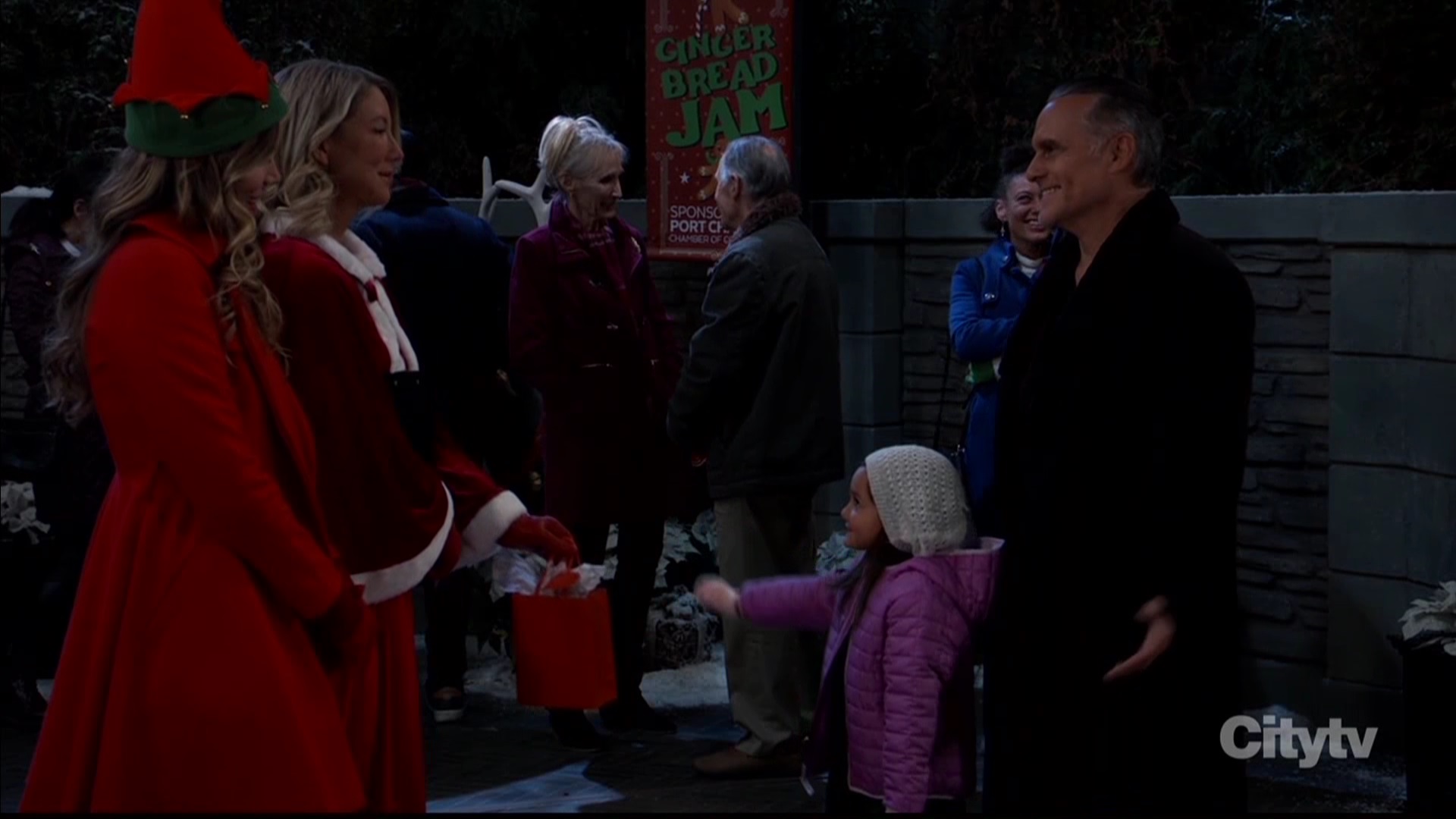 nina shocked donna has gift for her at Christmas GH recaps SoapsSpoilers