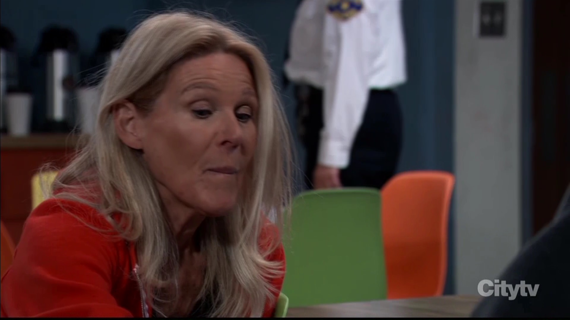 heather has a gift for ryan GH recaps SoapsSpoilers