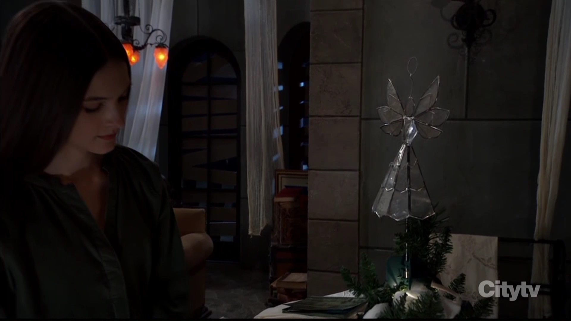 esme with her tree topper again GH recaps SoapsSpoilers