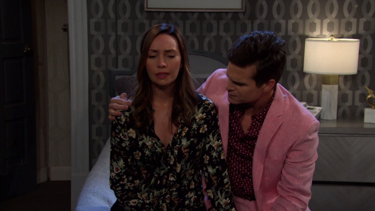 gwen comforted by leo Days of our lives recaps