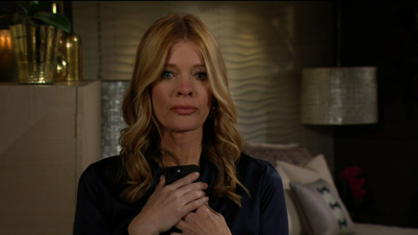 phyllis upset by a text from summer young and restless