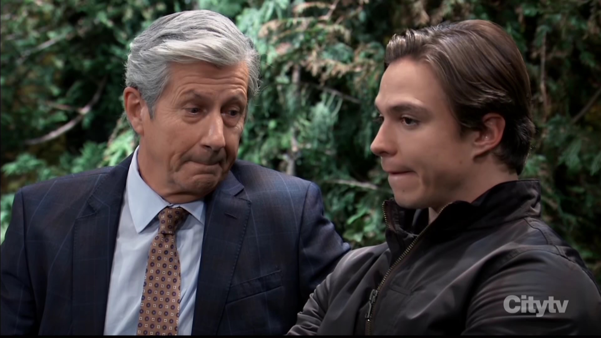 victor tells spencer his options