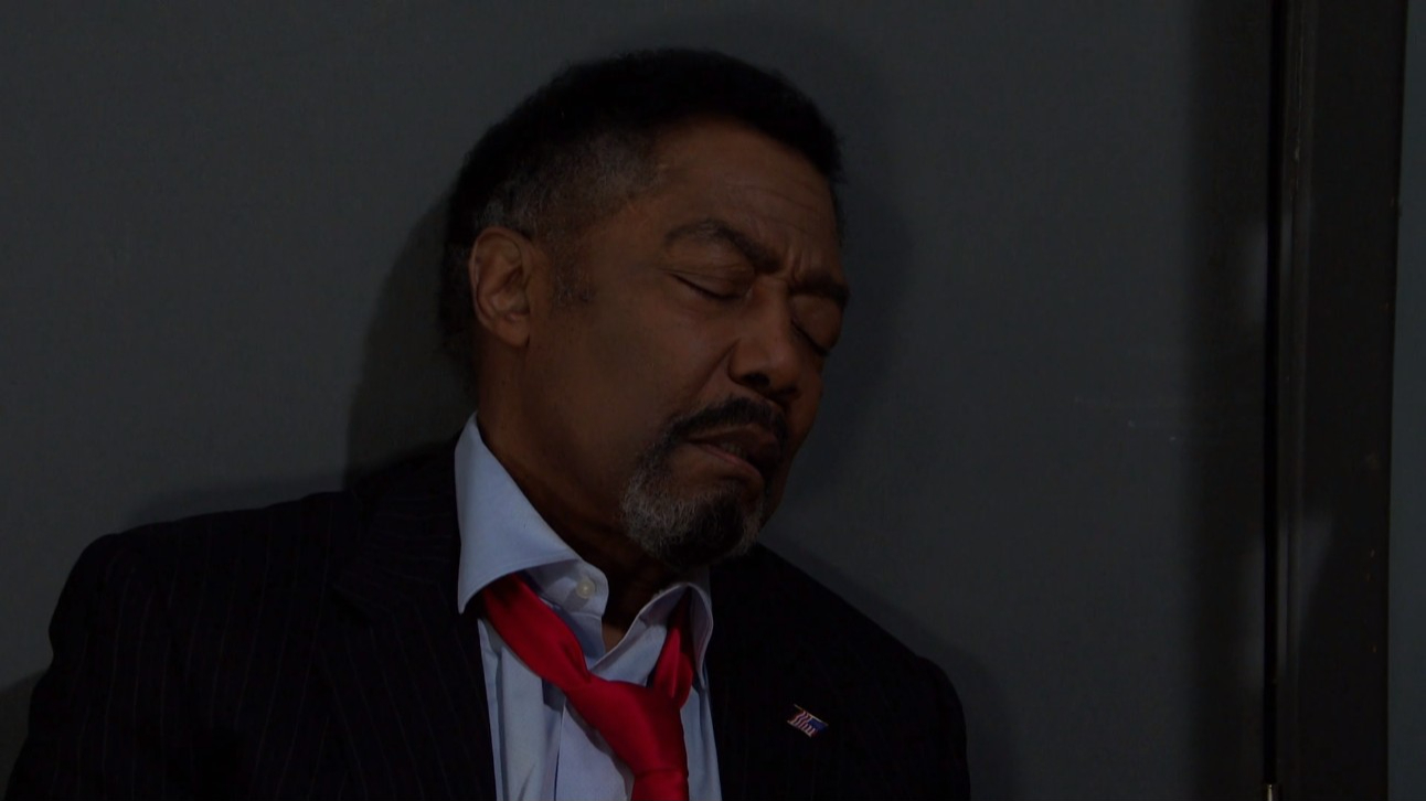 abe passed out Days of our lives recaps