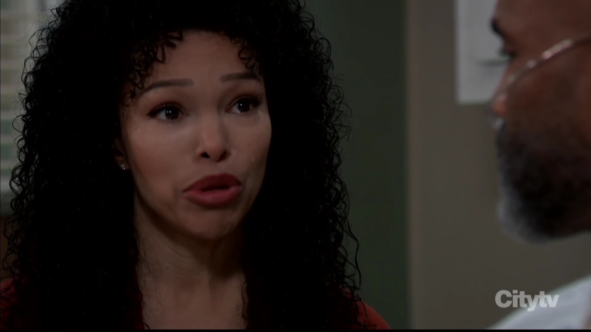portia cries telling curtis he's paralyzed for good