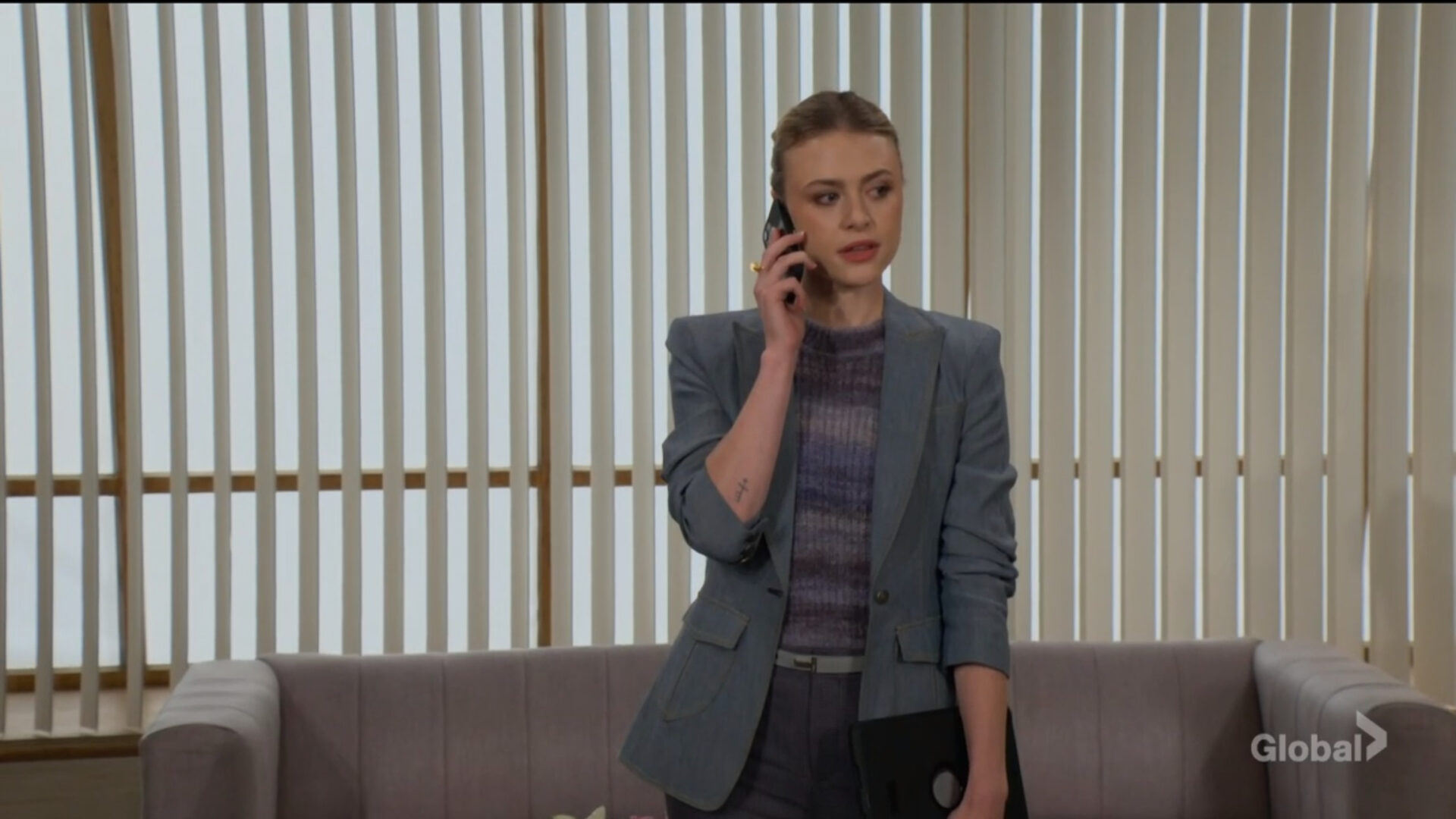 claire tells caller she's coming today Y&R