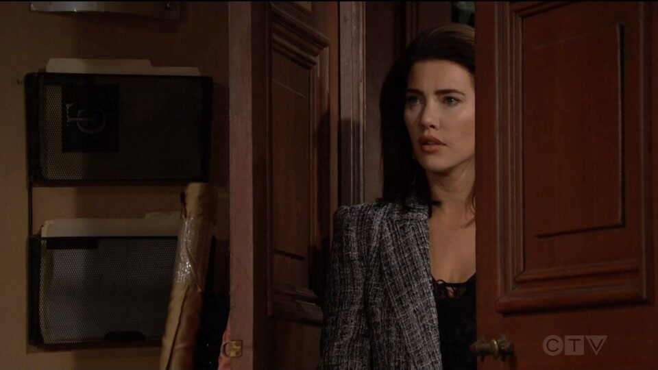 steffy watches hope and thomas