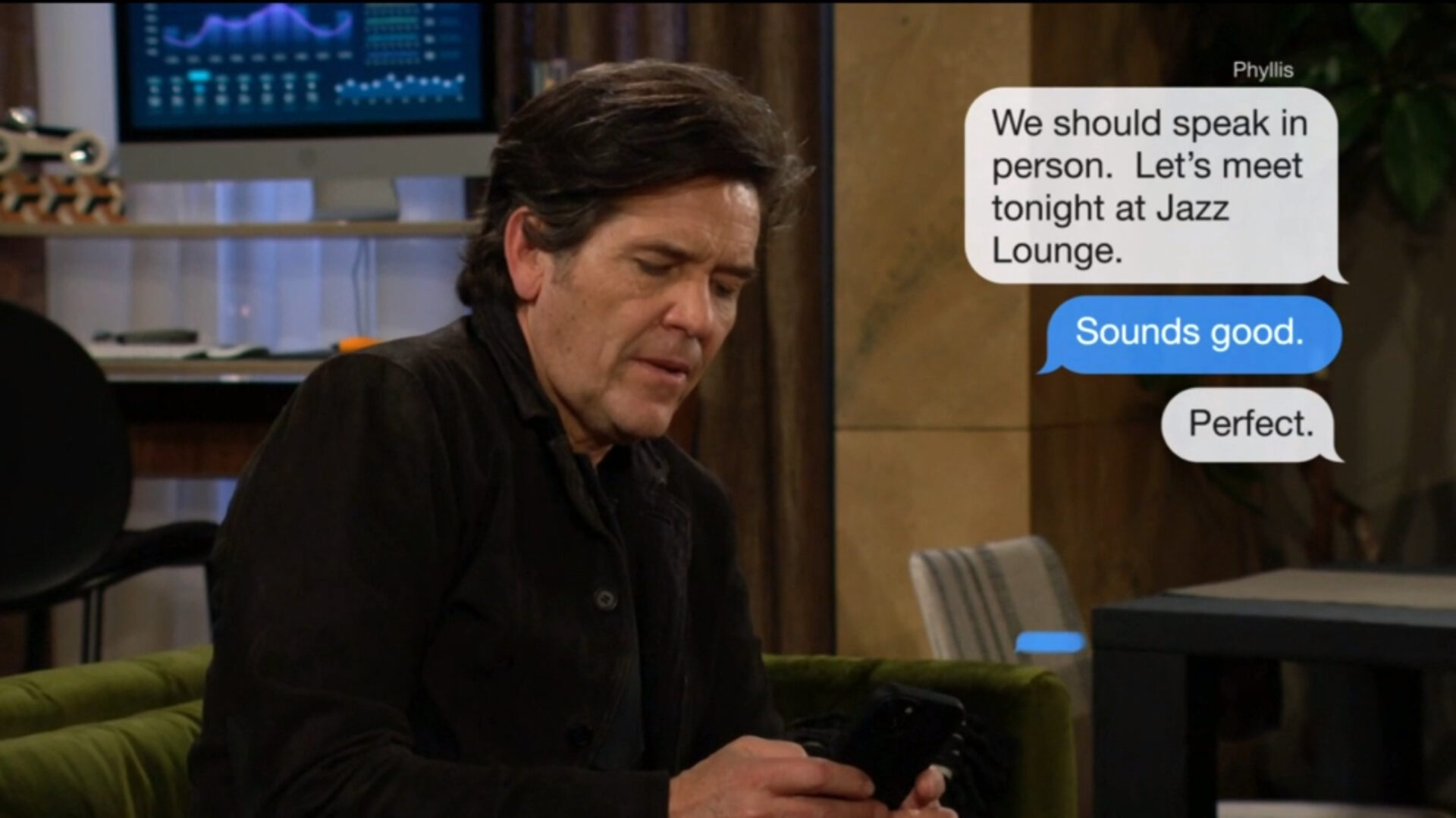 danny gets text has to run on Y&R.