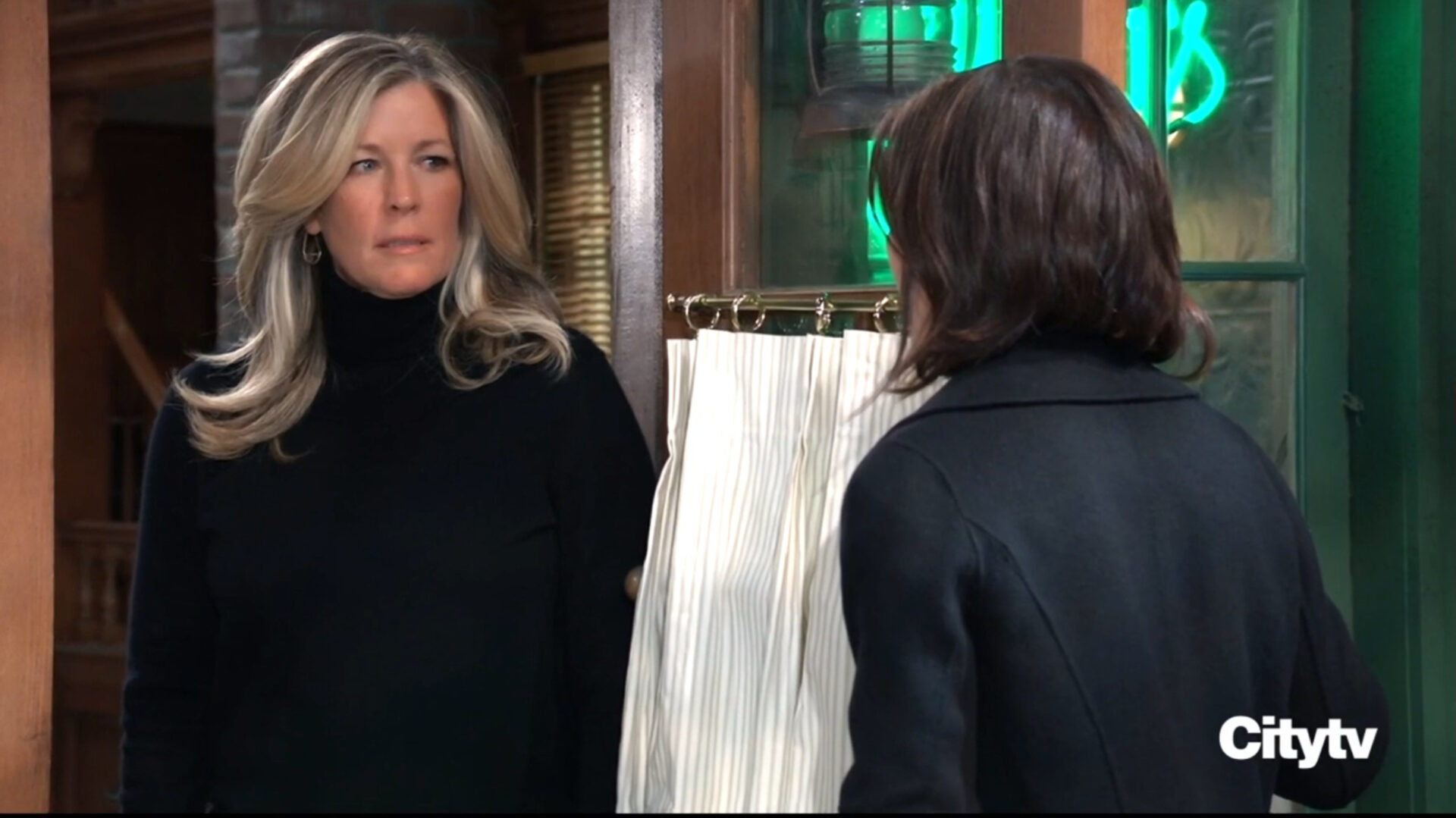 carly and liz at kelly's on GH recaps