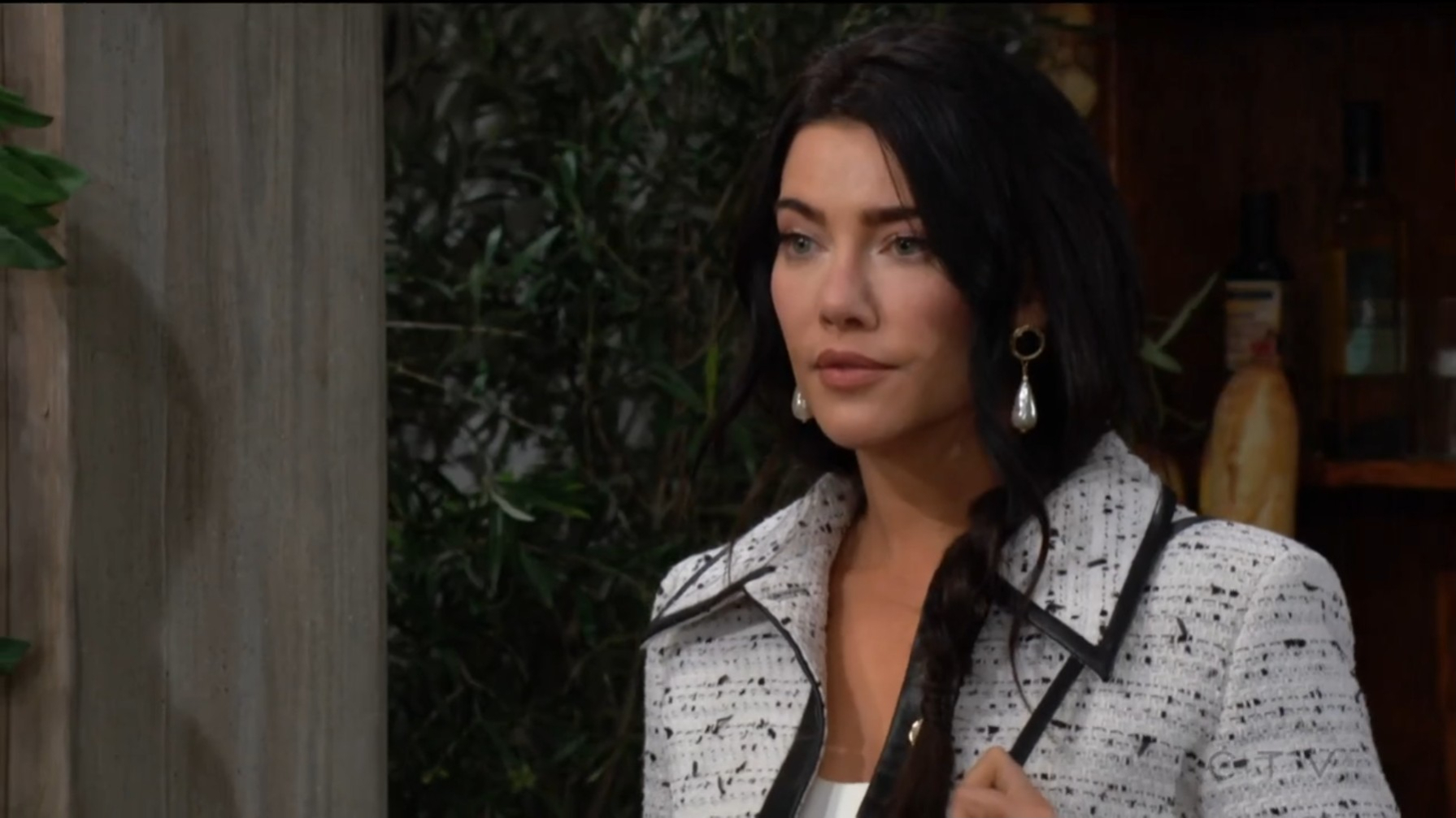steffy sees ivy, purses her lips